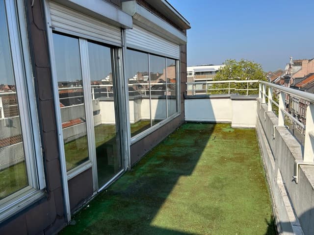 SINT-TRUIDEN - 2-slaapkamerappt + terras en kelder