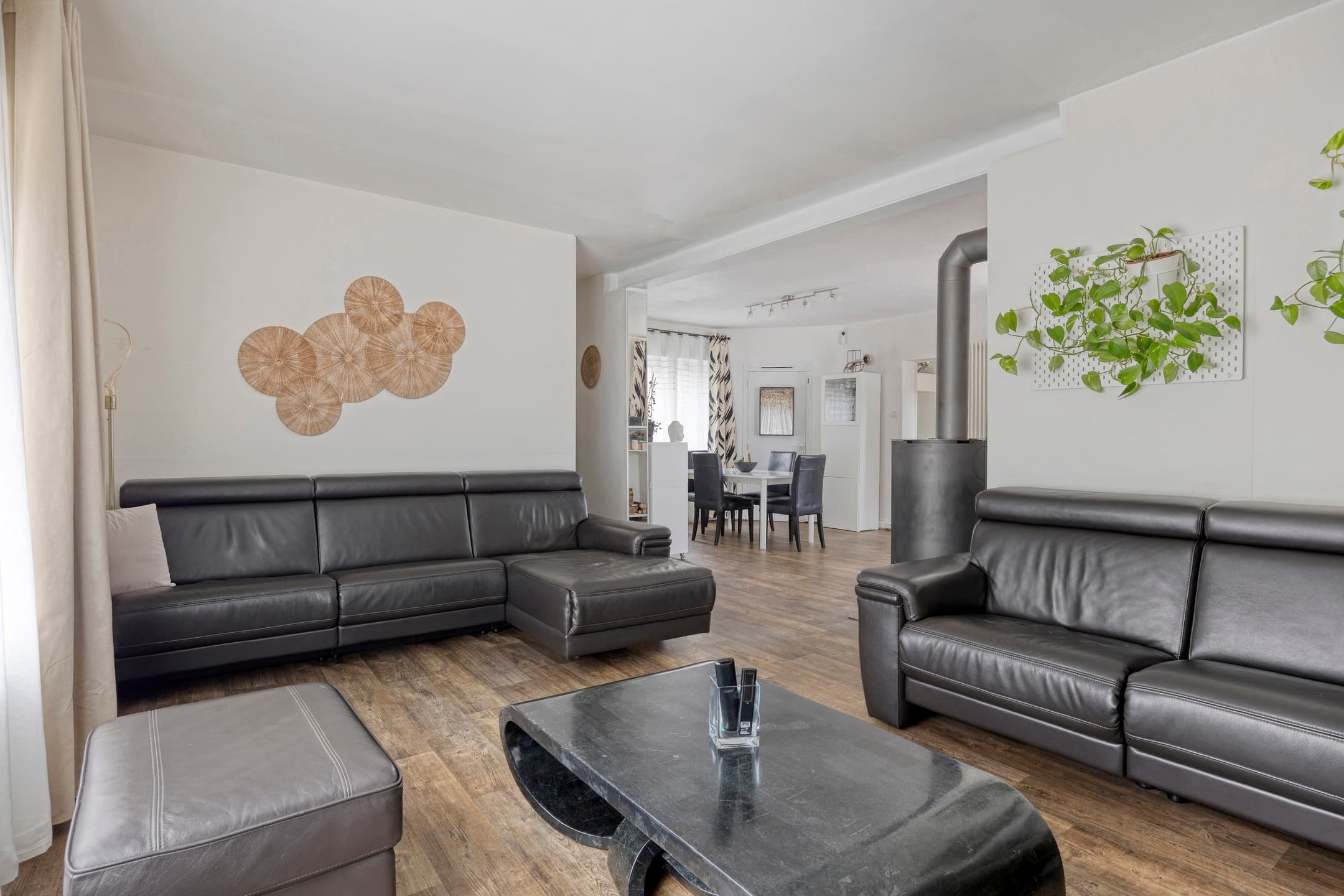 Property picture 4