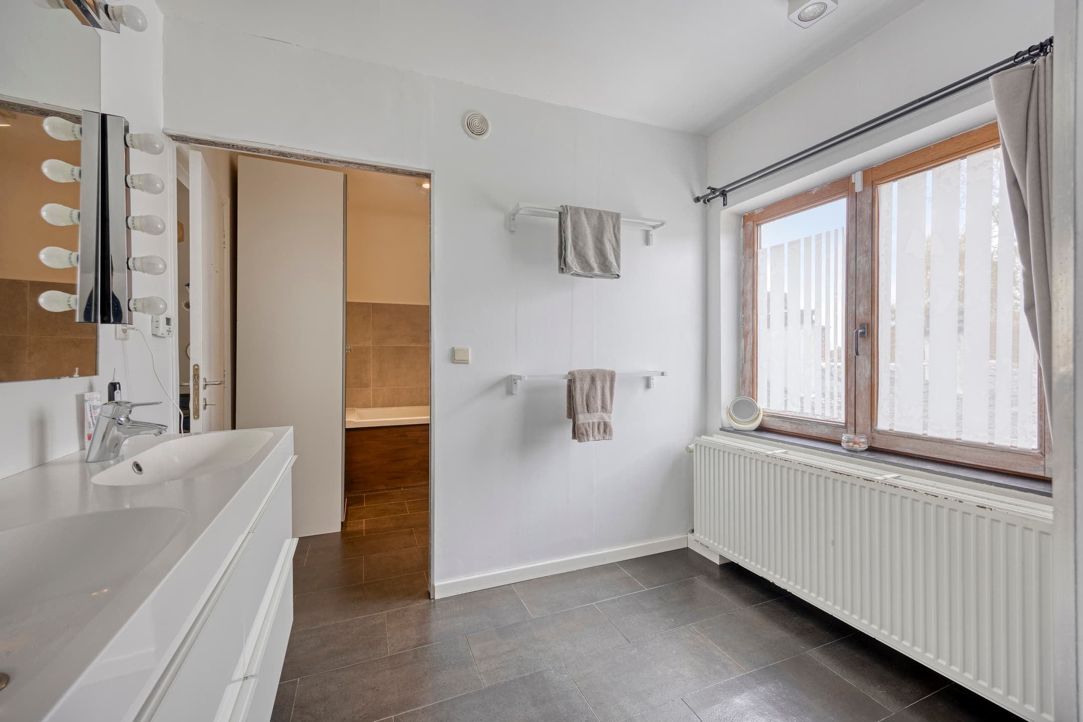 Property picture 11