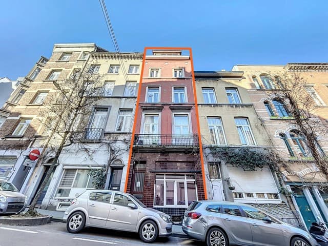 Saint-Josse-ten-Noode - Spacious single-family house for sale